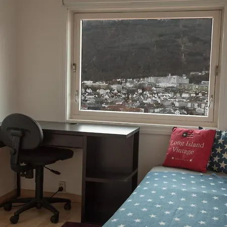 Room Close To City Center - Modern Apartment-3