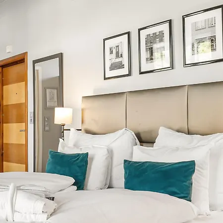 Clarion Hotel Admiral-2